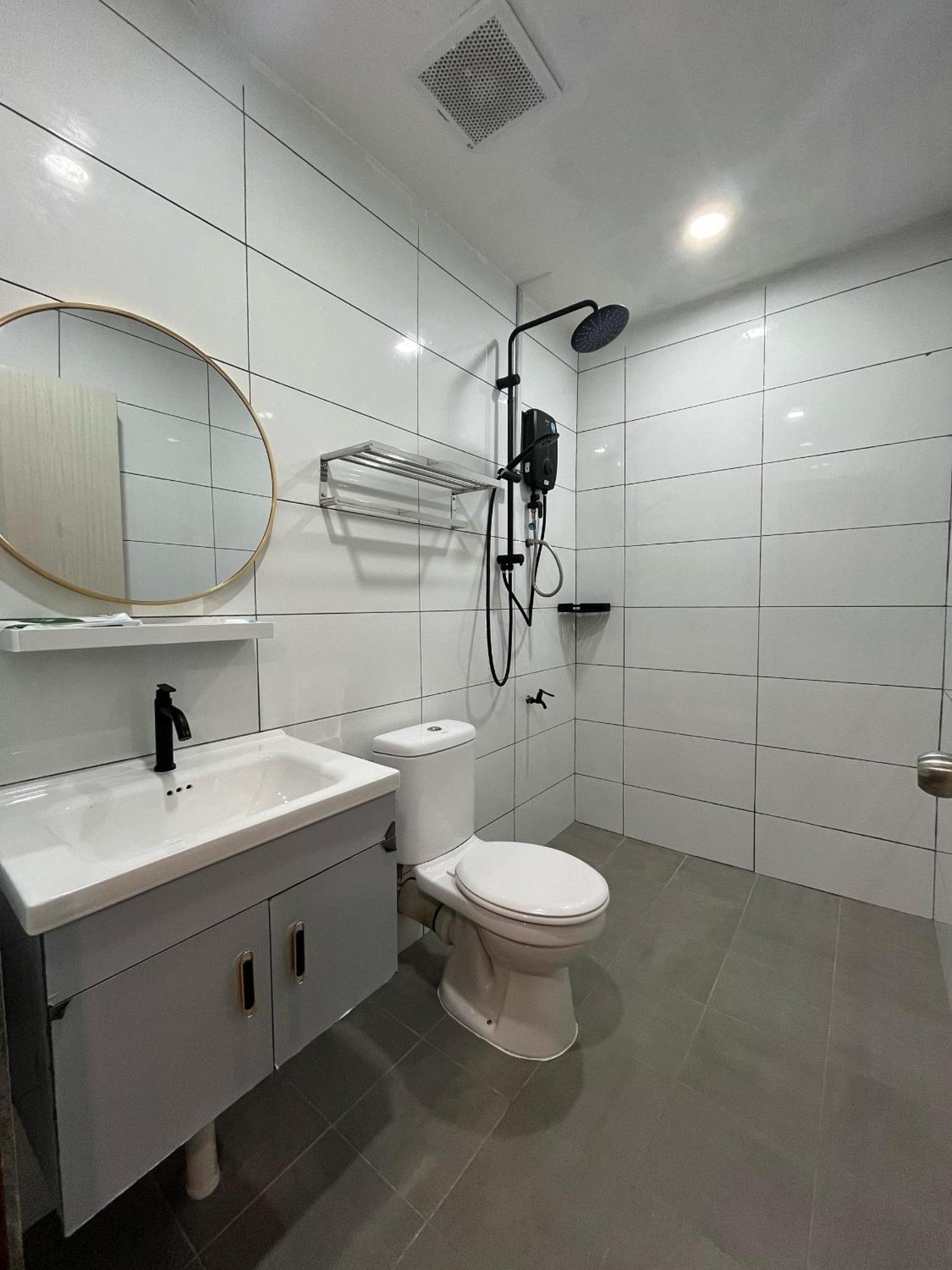 Halo Hotel Семпорна Екстериор снимка