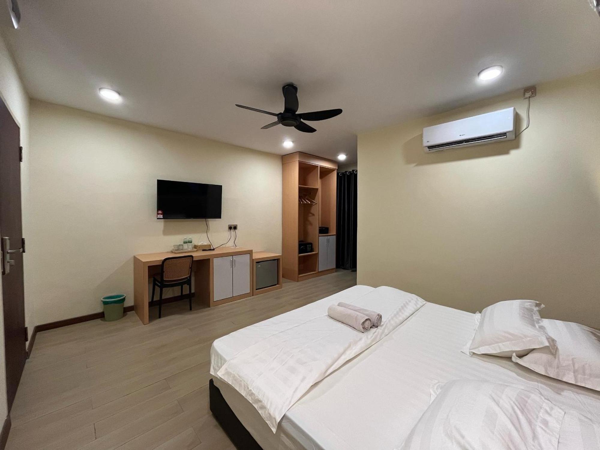 Halo Hotel Семпорна Екстериор снимка