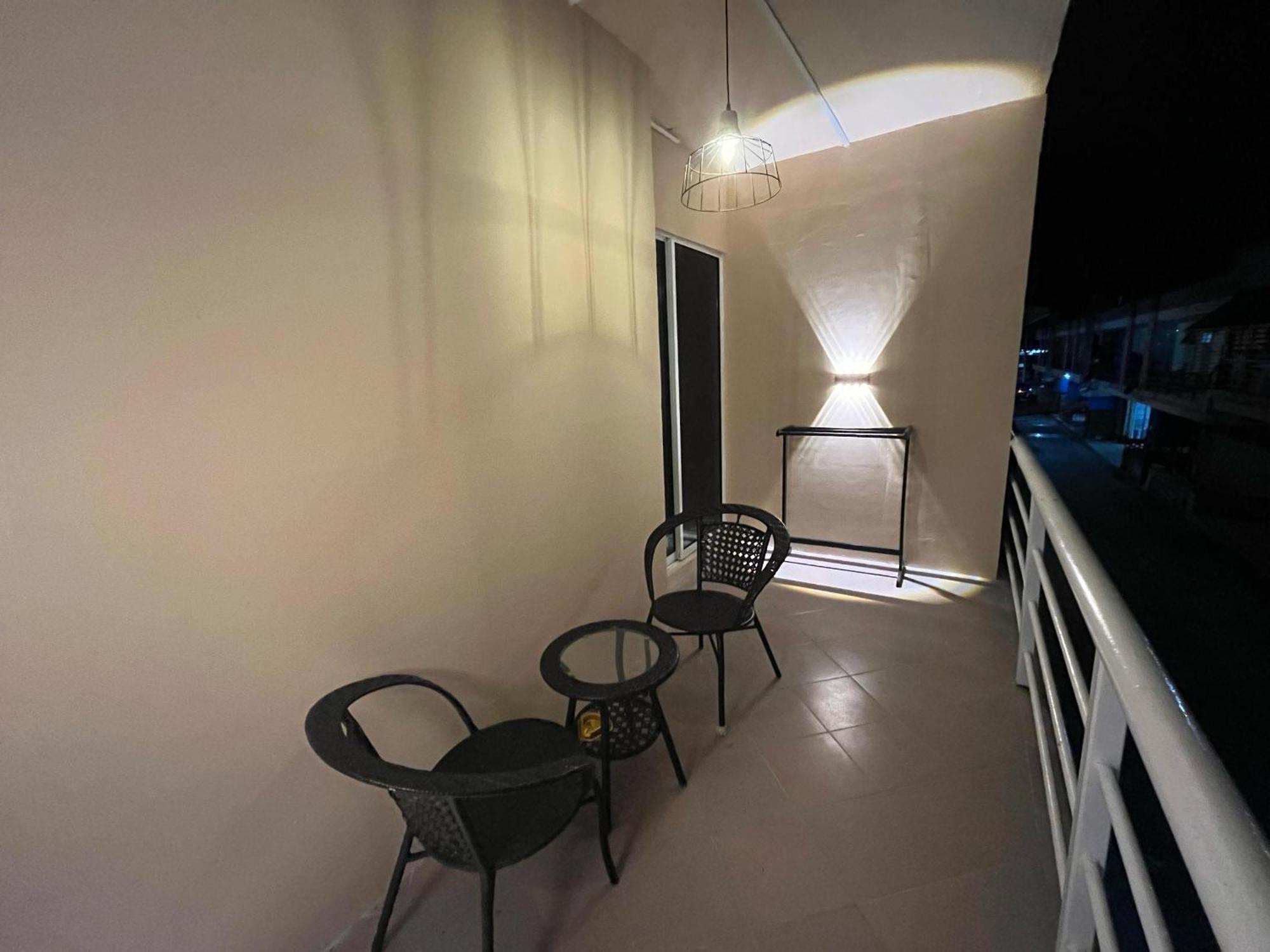 Halo Hotel Семпорна Екстериор снимка