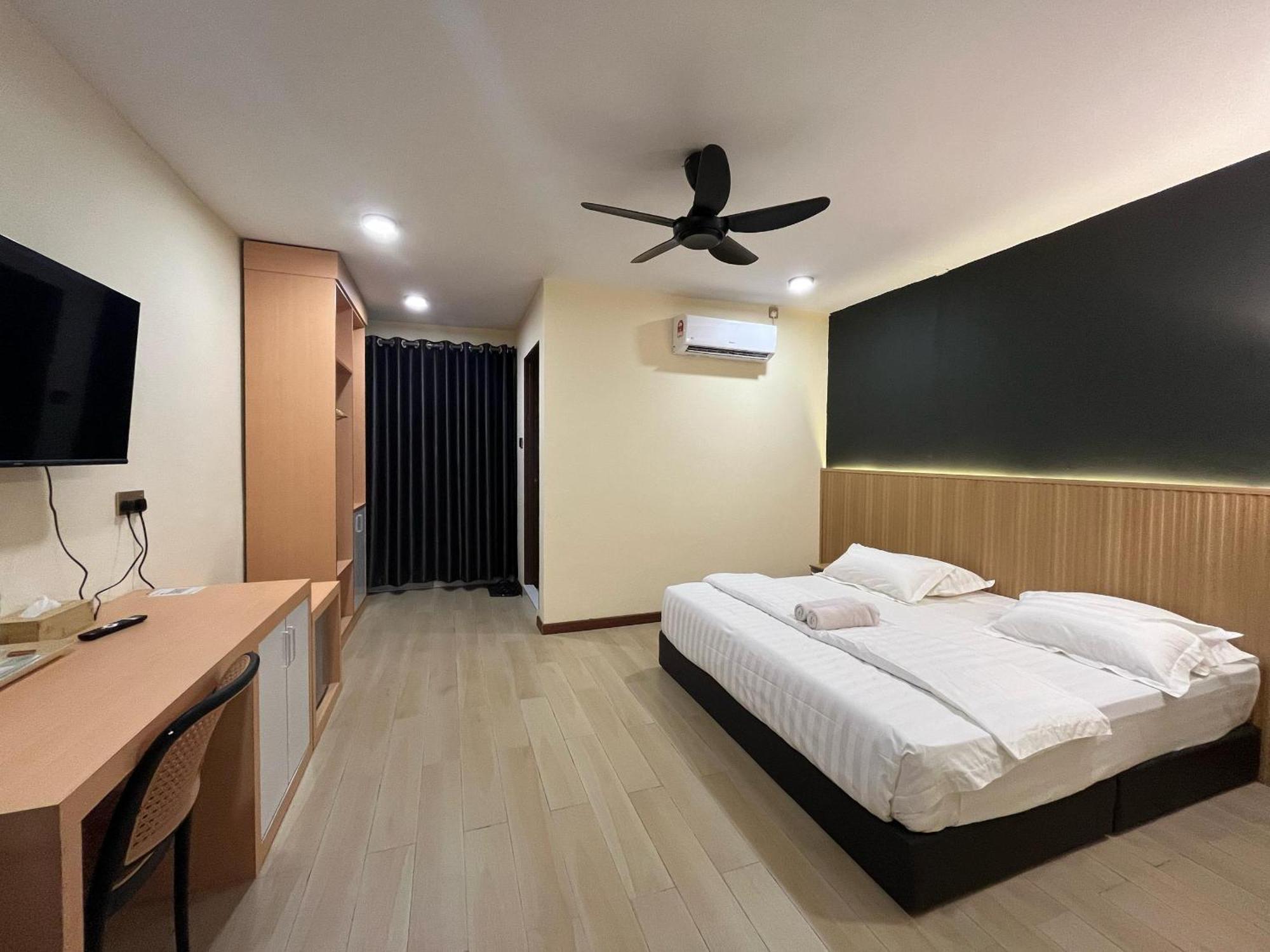 Halo Hotel Семпорна Екстериор снимка