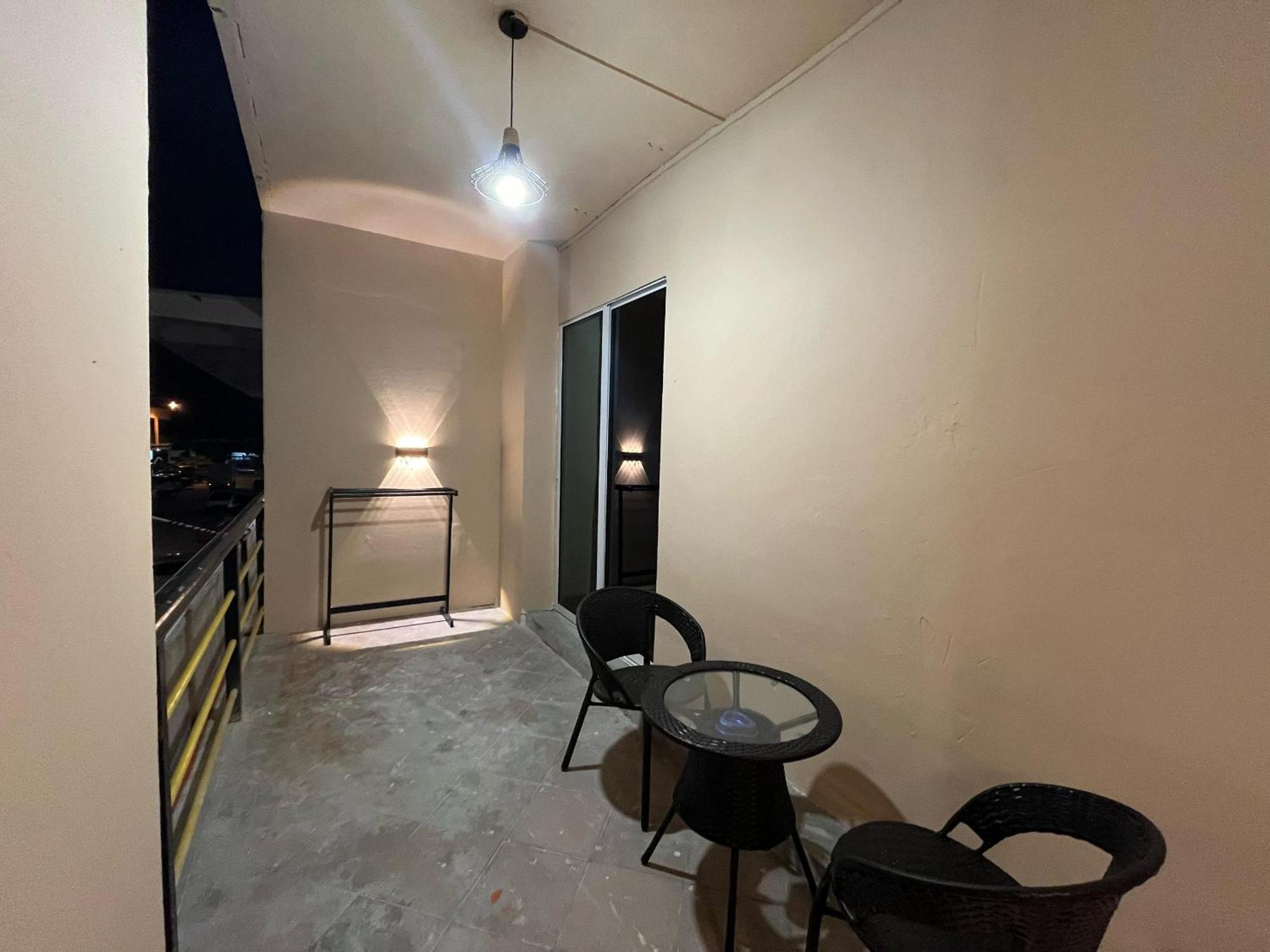 Halo Hotel Семпорна Екстериор снимка