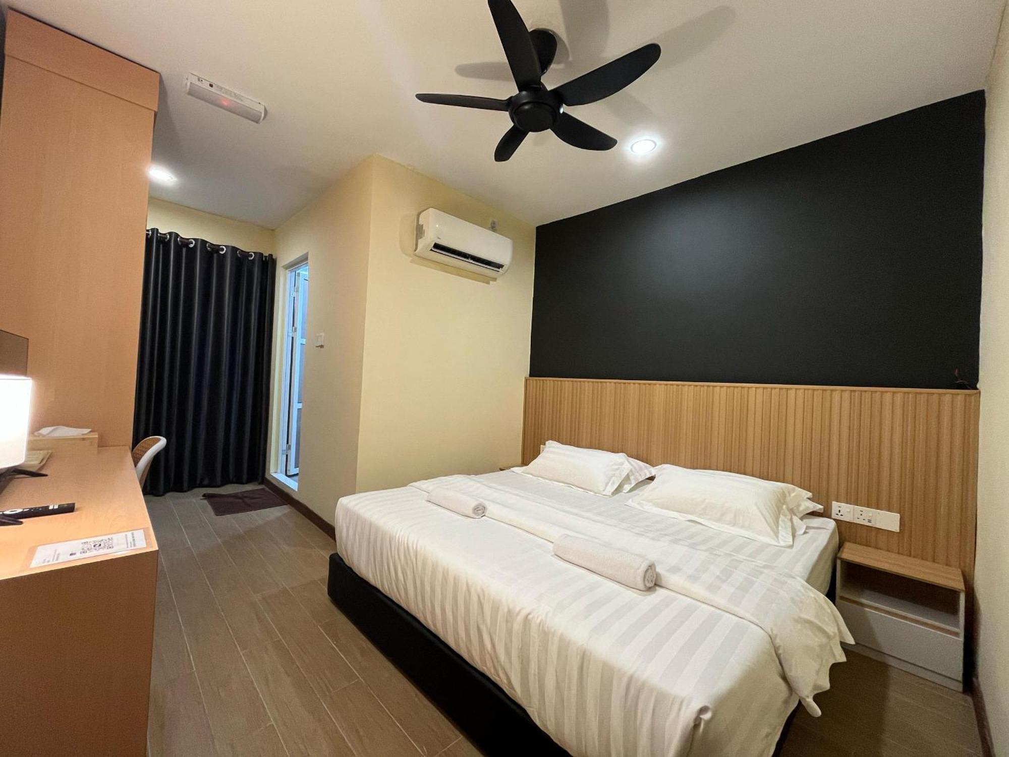 Halo Hotel Семпорна Екстериор снимка
