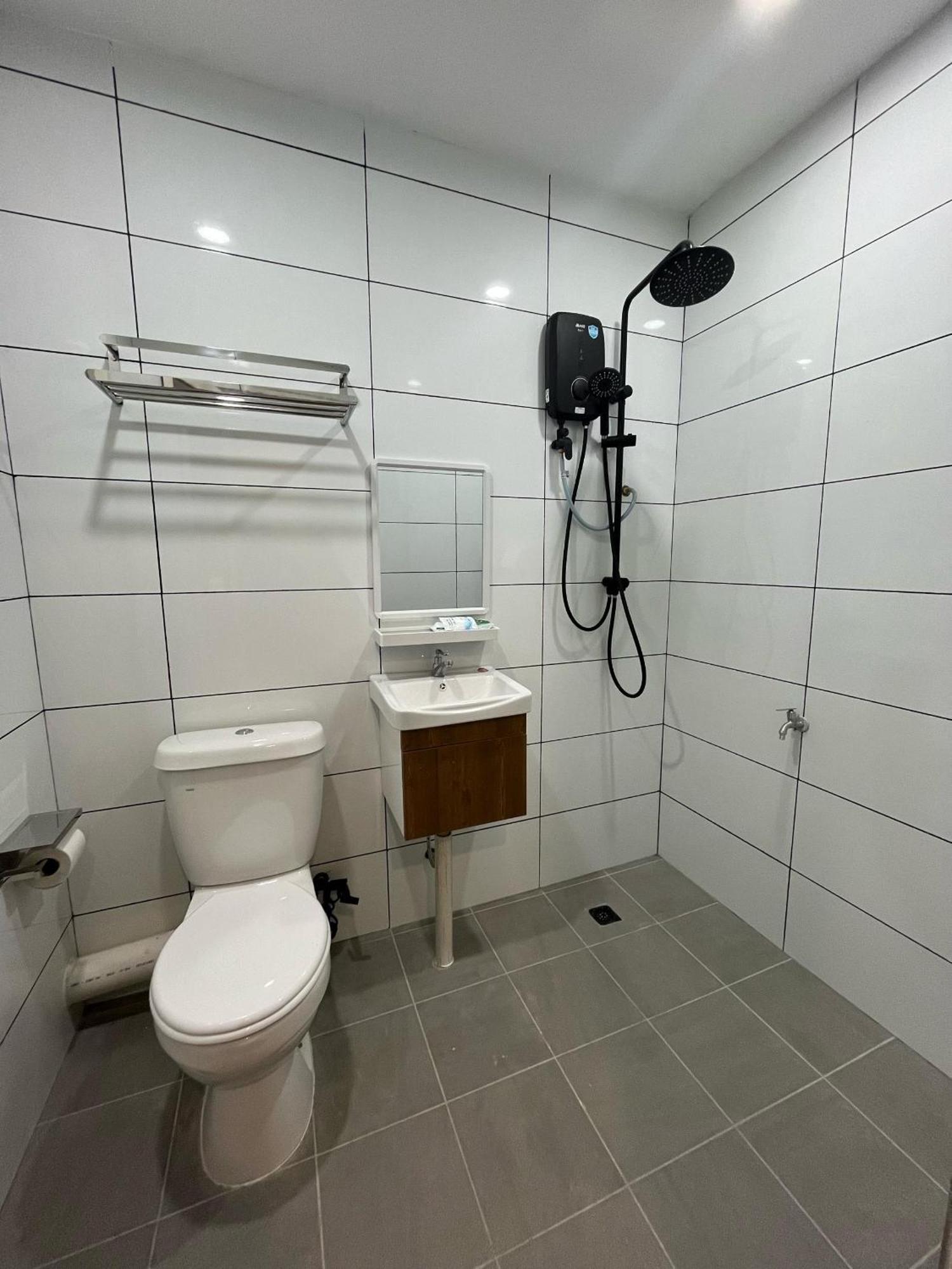 Halo Hotel Семпорна Екстериор снимка