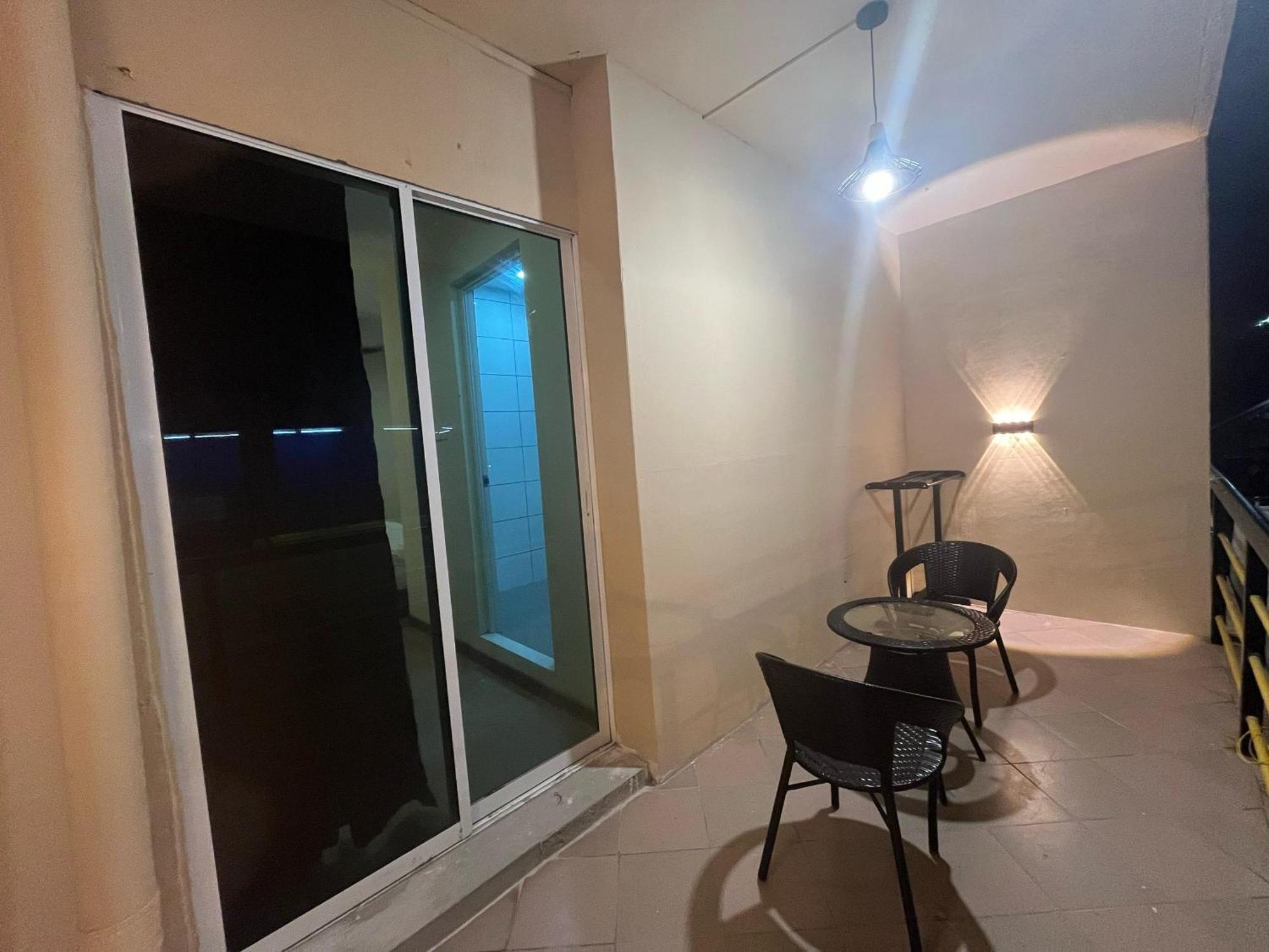 Halo Hotel Семпорна Екстериор снимка