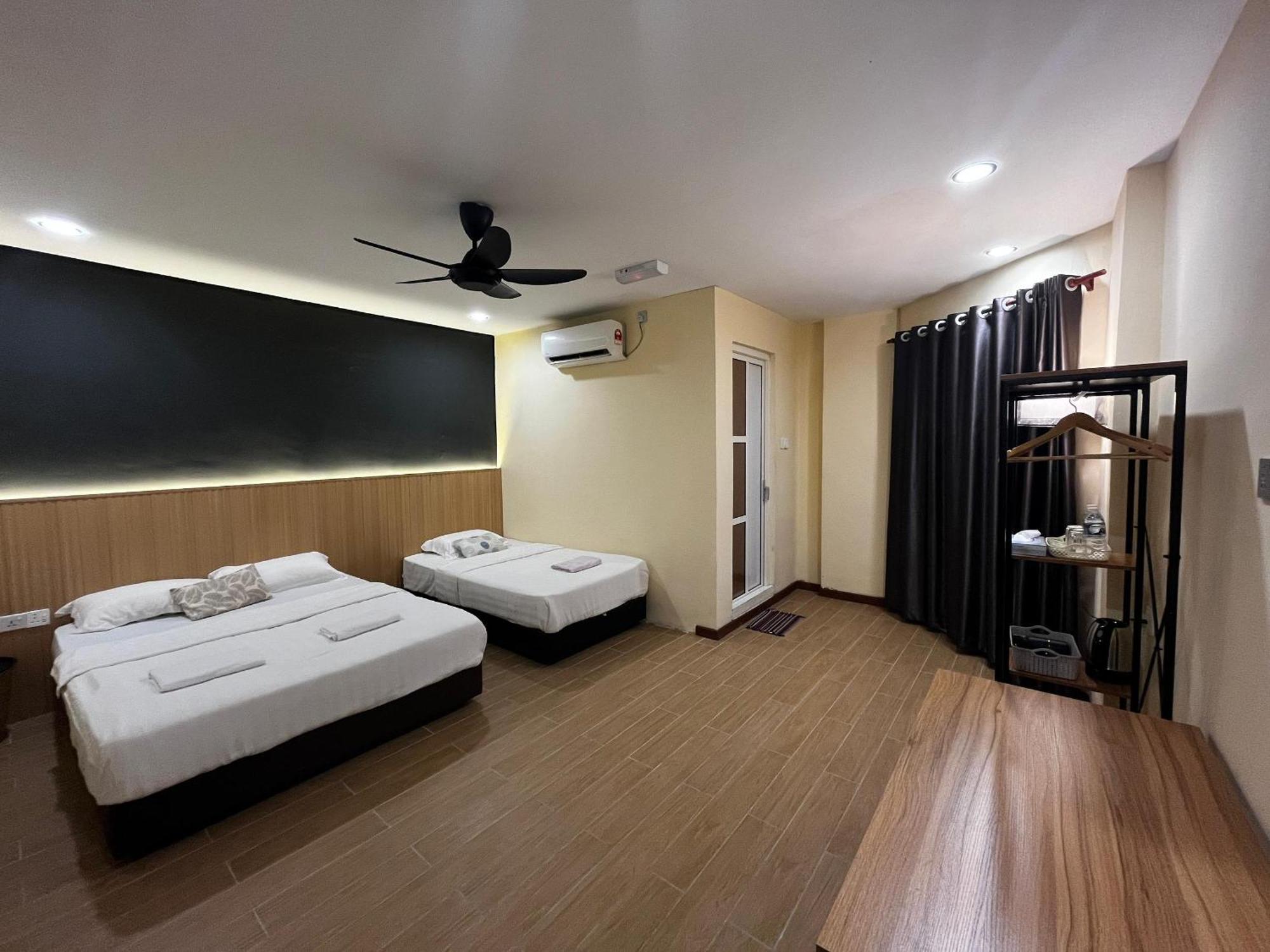 Halo Hotel Семпорна Екстериор снимка