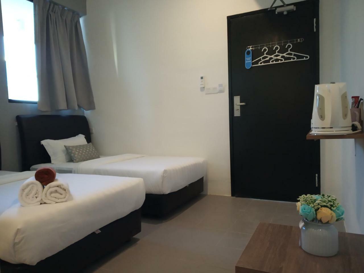 Halo Hotel Семпорна Екстериор снимка